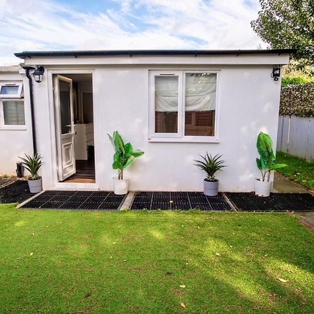 Little Garden View Appartement St Albans Buitenkant foto
