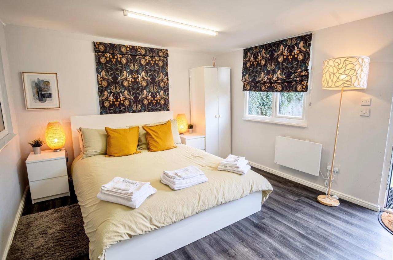 Little Garden View Appartement St Albans Buitenkant foto